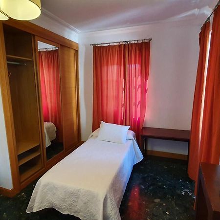 Hostal Ansonea Bera  Quarto foto