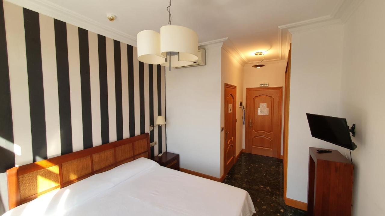 Hostal Ansonea Bera  Quarto foto